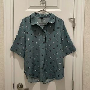 SZ L loose fitting tunic from Ann Taylor. Black piping, elbow-length sleeves.